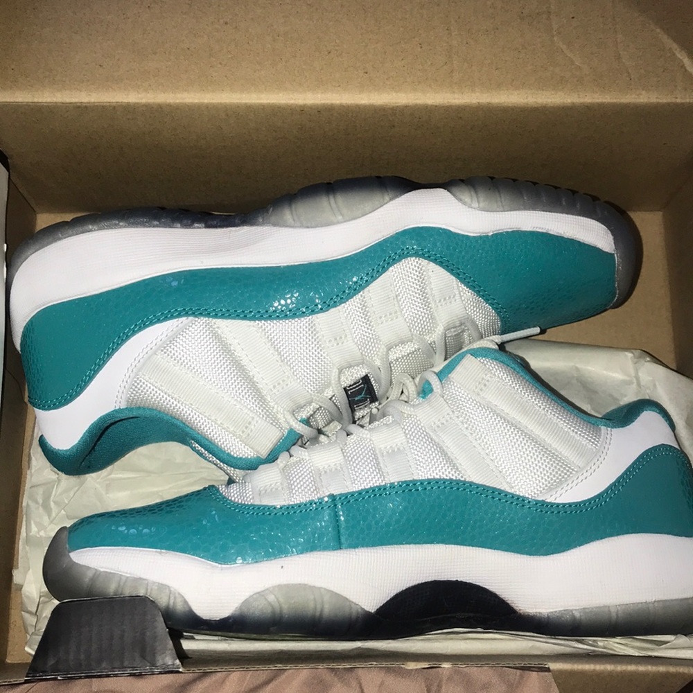 Jordan 11 Retro Low GG